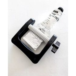 Presse tube de peinture