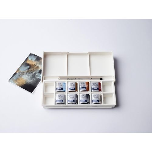 Coffret peinture aquarelle irisée Cotman - 8 couleurs métalliques Cotman + 1 pinceau Winsor & Newton Coffret peinture aquarelle irisée Cotman - 8 couleurs métalliques Cotman + 1 pinceau Winsor & Newton