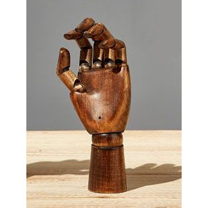 Main articulée en bois teinté - Femme