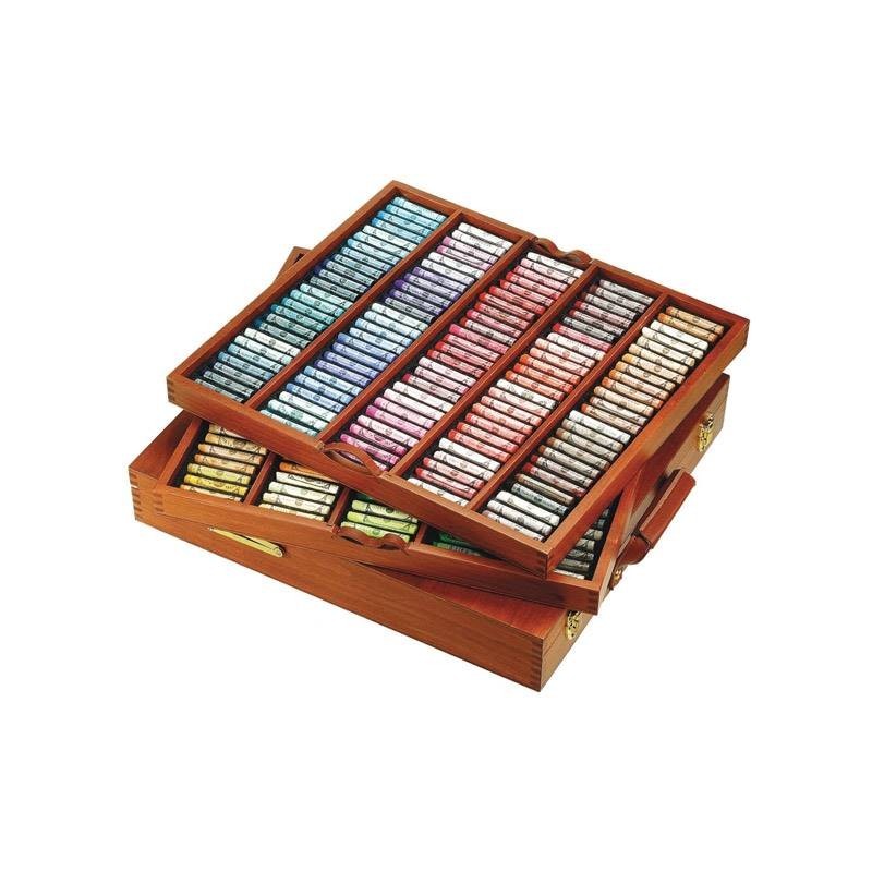 Coffret bois de luxe de pastels à l'écu. 