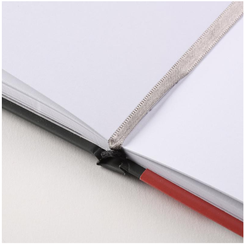 Carnet Manga Graduate - 200gr - Système de reliure qui permet une ouverture optimale à 180° ; idéal pour dessiner confortablemen